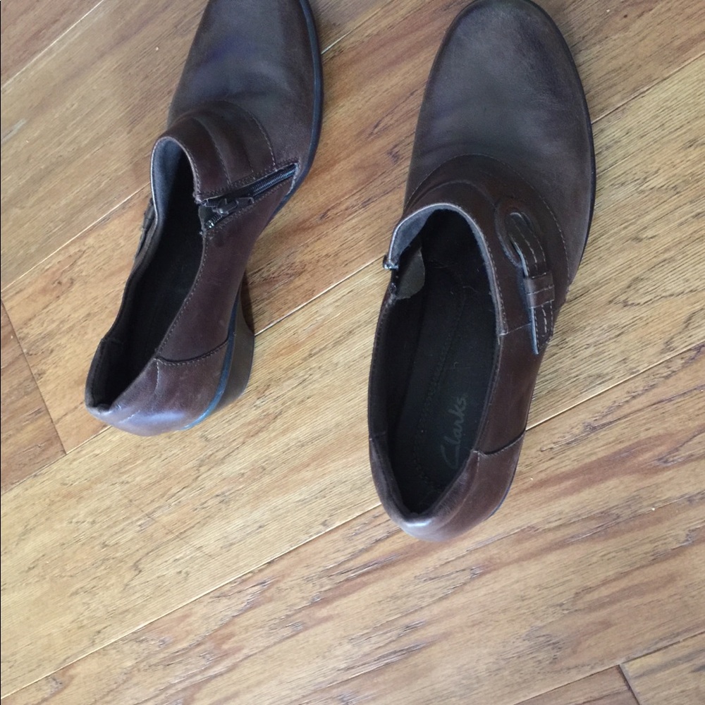 Clarks Brown Slip On, 9.5M, Small Heel